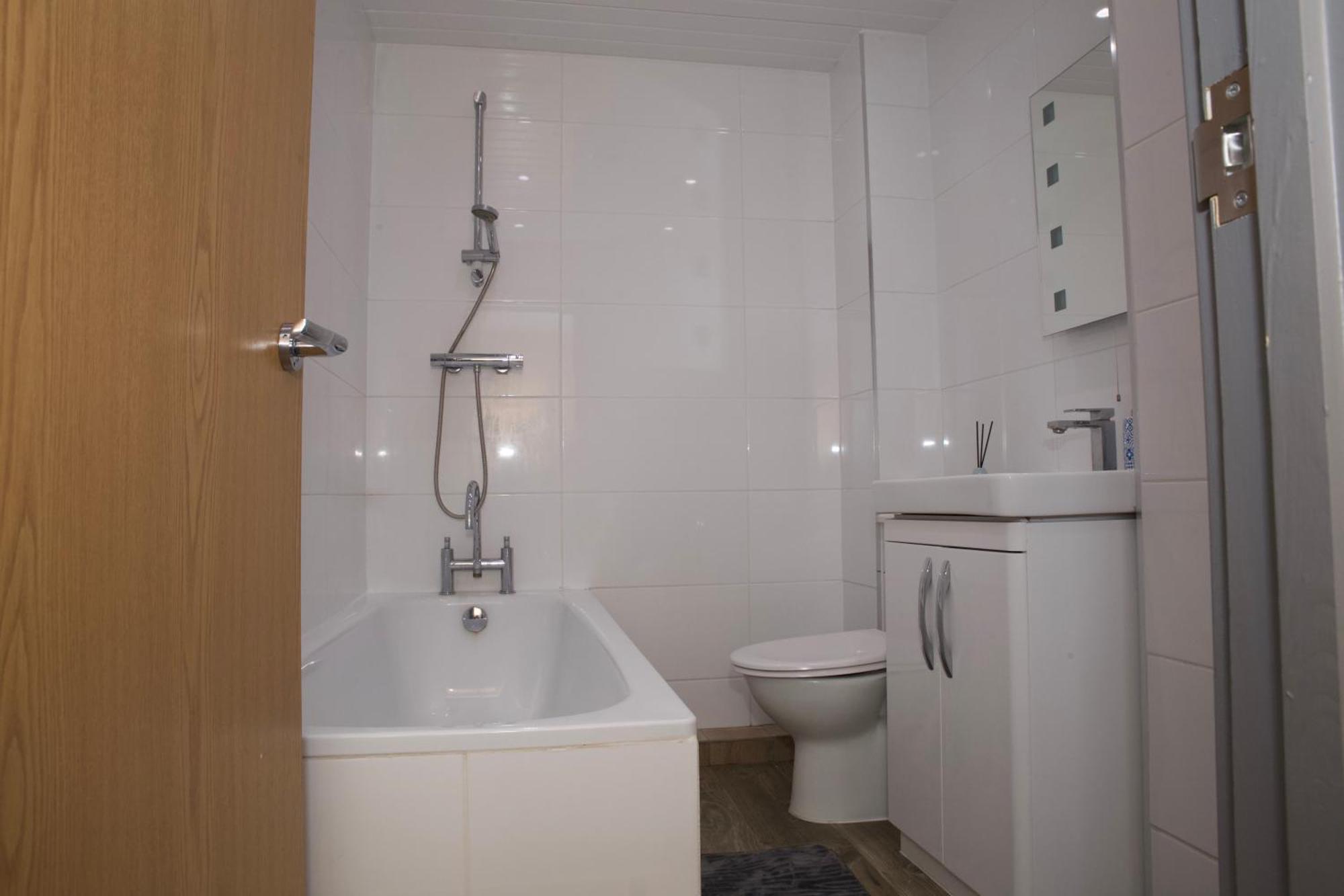 Spacious Modern 2 Bed Flat In City Centre Reading Eksteriør bilde